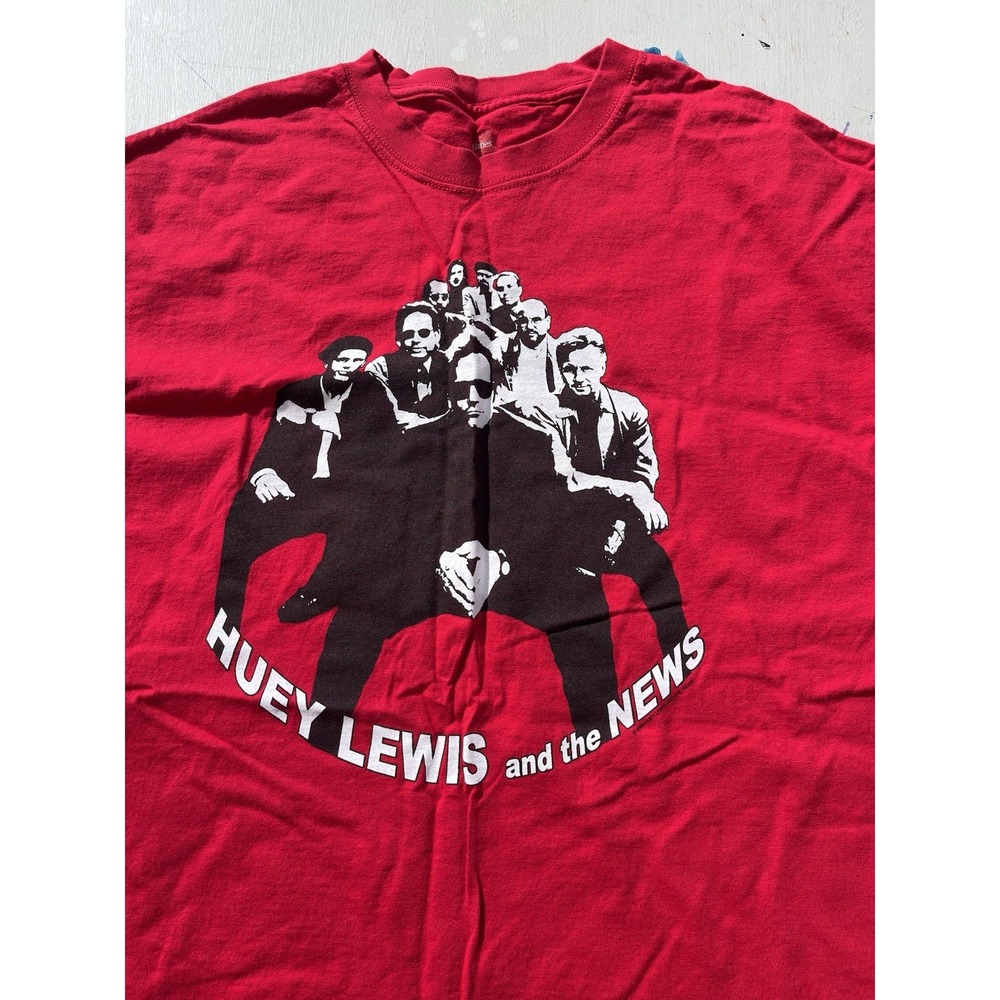 Men's Huey Lewis T-Shirt Red Spell-Out XL 80s Pop Rock Back To Future Yacht News